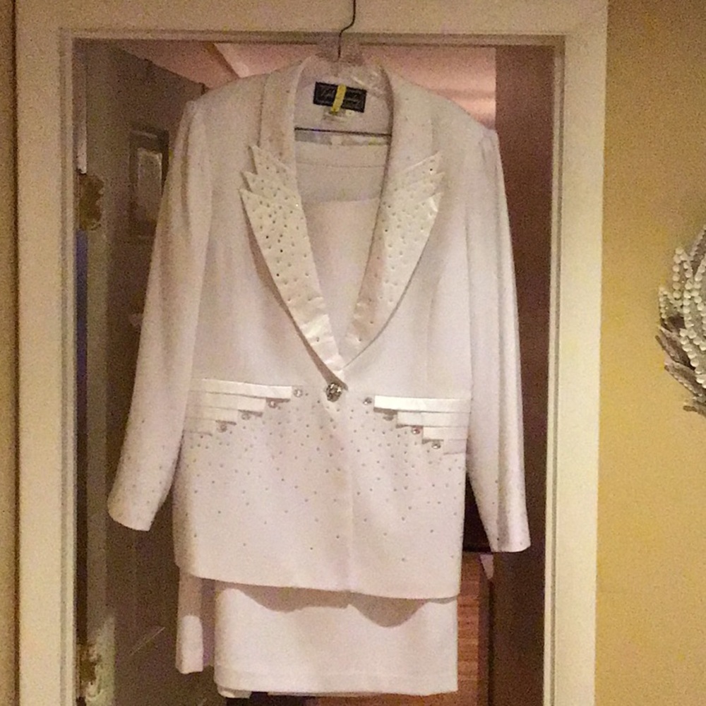 Women’s Church Suit inc. skirt, jacket and insert